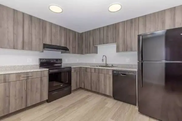 Look no further! You are home! Amazing 2 Bed, 764 Sq Ft, great value!