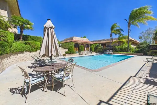 SPECIALS + Vinyl Plank Flooring + Upgraded 1 Bedroom in Thousand Oaks