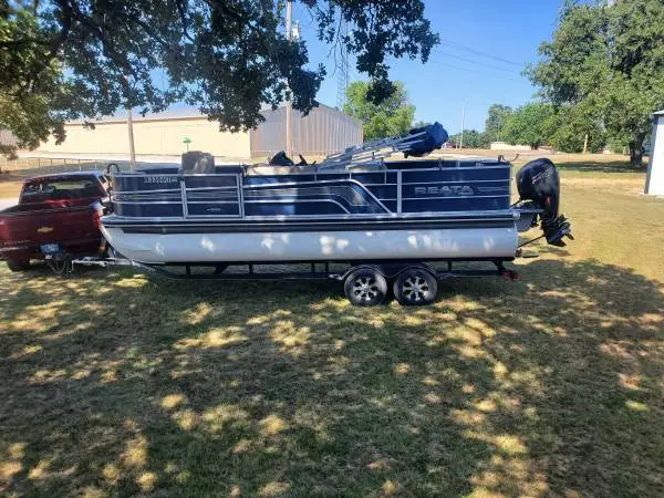 Ranger Reatta Pontoon