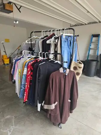 Weekend Garage Sale / Vanderveen
