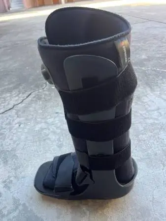 Ankle Air Walker Medical Boot - MEDIUM