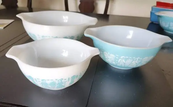 Trio of Vintage Pyrex Bowls