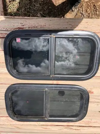 RV SLIDING WINDOWS WITH SCREENS