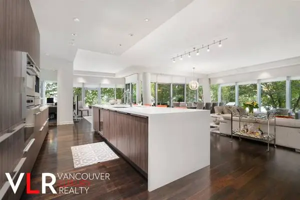 Remarkable 3-bedroom, 3-bathroom fully furnished home