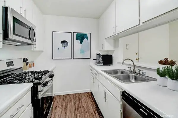 Fully Upgraded 1 Bedroom in Northridge *SS Appliances *Fitness Center