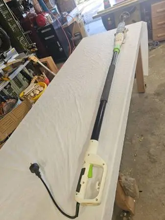 POLE SAW ELECTRIC CHAIN SAW 6’ & ADJUSTS TO 8’ WORKS GREAT $30 (CHEBOY