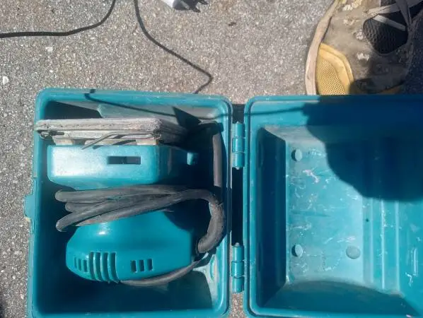 Makita electric pad sander