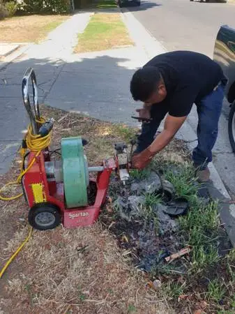 PLUMBING SERVICE 🐍 UNCLOG STOPPAGES $75 ☎️ GAS & COPPER REPIPE/WATER HEAT