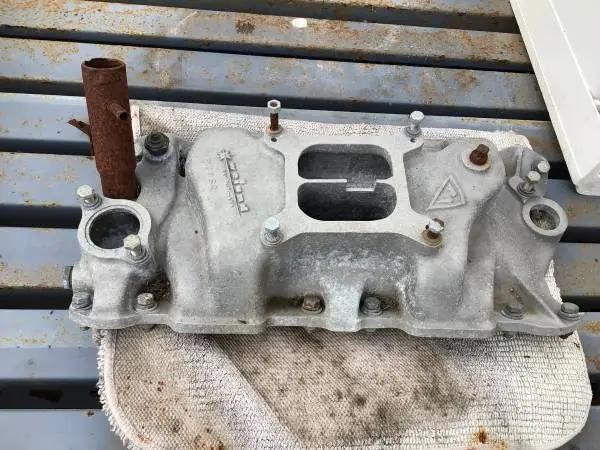 WIEAND , SMALL BLOCK CHEVY ALUMINUM INTAKE MANIFOLD .
