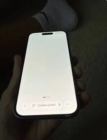 iPhone 16