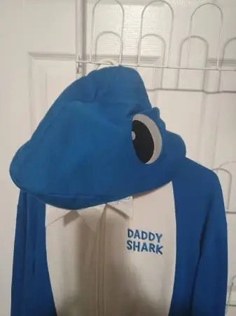 Daddy & mommy shark
