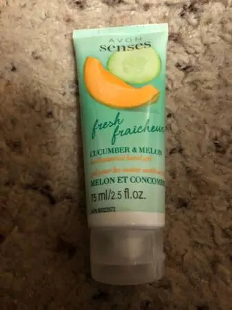 Avon Senses Fresh Cucumber & Melon hand gel 2.5 fl ozs (25)