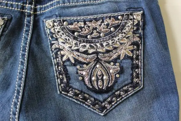 *“MISS ME” WOMEN’S BOOTCUT JEANS SIZE 28