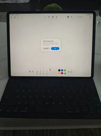 12.9 apple ipad pro 3rd Gen 64gb w keyboard case
