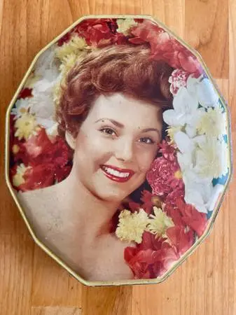 Vintage 1940/50s Decorative Toffee Tin