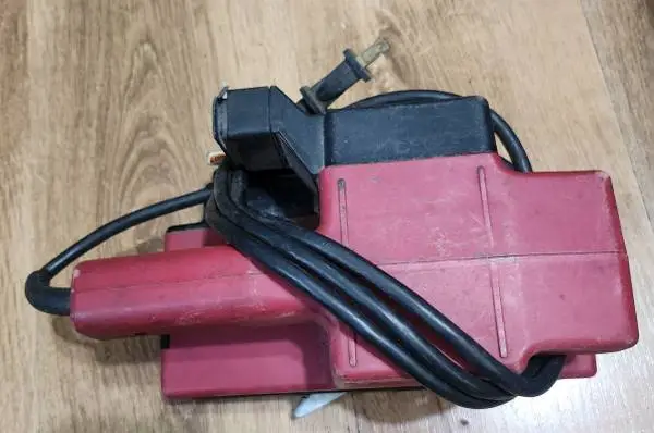 SkiL belt sander