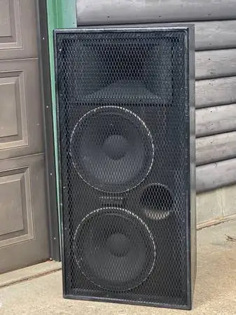 JBL PA Speakers for DJ or Bands Peavey