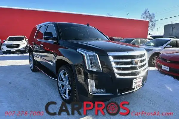 2018 Cadillac Escalade Luxury - 6.2L V8 - 4X4 - Heated & Cooled Seats
