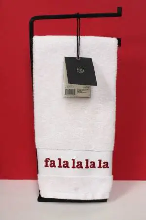 *Metal Towel Rack Including Towel & Rug Set