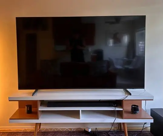 Samsung 75 QLED Smart TV (Q7F) - Like New