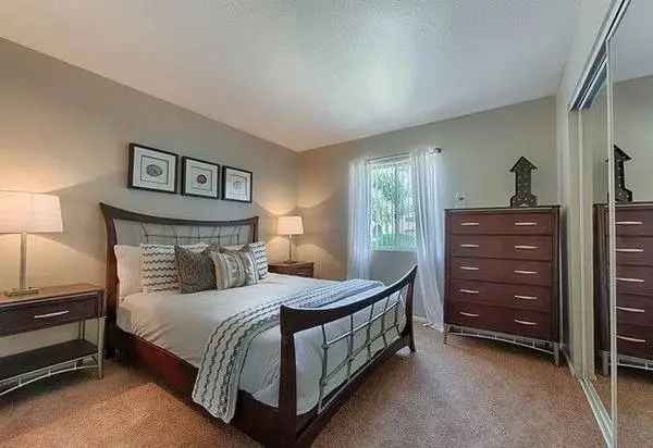 Dog Park, Full Size Washer and Dryer, Air Conditioner