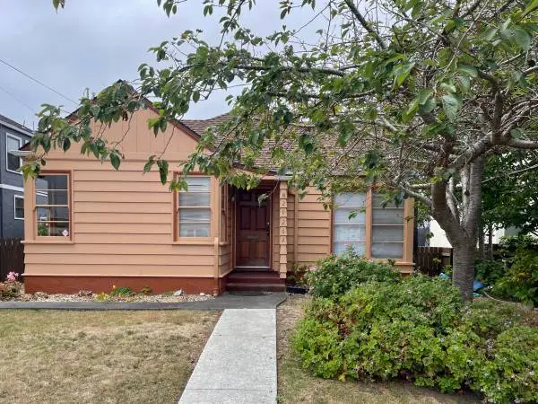 Adorable 2-bd, 1-ba Home