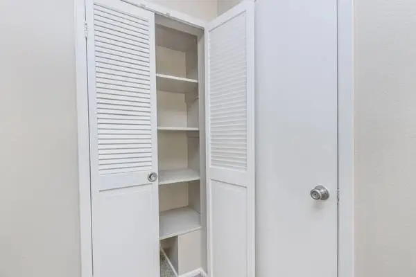 Luxurious 3 BR / 2 BA for rent in quiet community