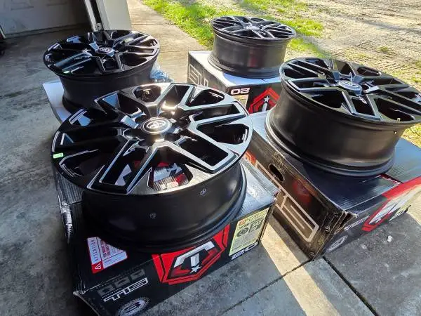 20 inch platinum Toyato Tundra wheels