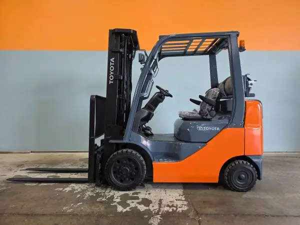 2019 TOYOTA 8FGCU25 5000LB LPG FORKLIFT – ONLY 2,216 HOURS!!!