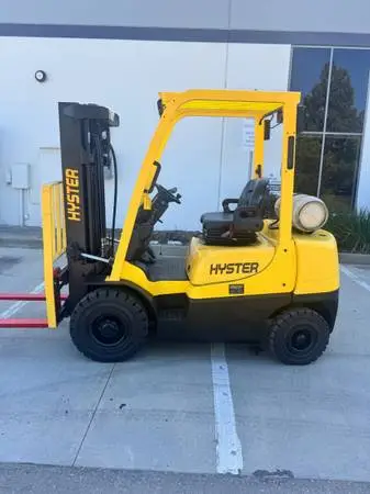 2017 HYSTER 5000lbs Capacity Propane Forklift