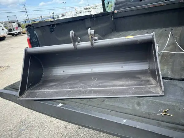 NEW PIN ON LEVELING BUCKET FOR MINI-EX HOE