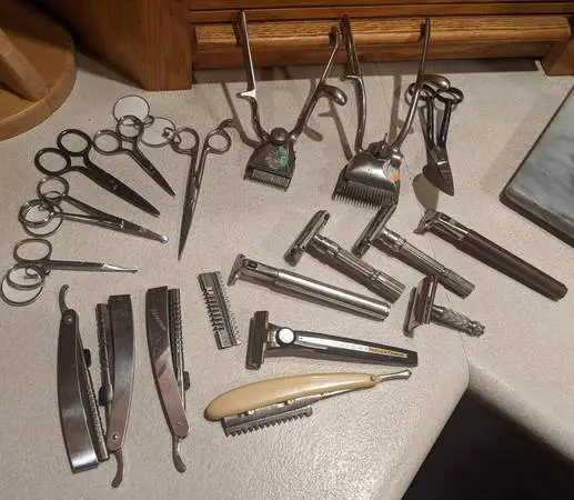 Various antique items, Look at all photos