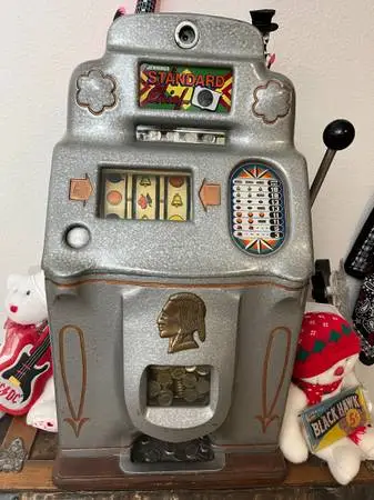 1940s Jennings Standard Chief Nickel Slot Machine Antique