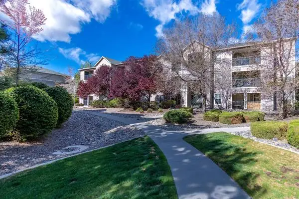 YOUR NEW HOME AWAITS! ENCLAVE HAS WONDERFUL DEALS WITH W/D IN UNIT!