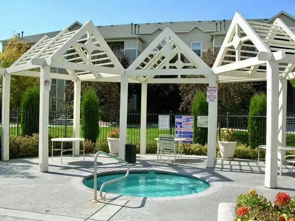 APPLY NOW HERE AT THE ENCLAVE- 2X2S ARE VERY SPACIOUS, COZY & WARM !!