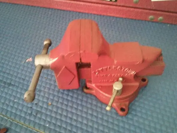 VISE Littlestown No. 400 Swivel Anvil Bench Vise 4-1/4 JAWS USA REDUCE