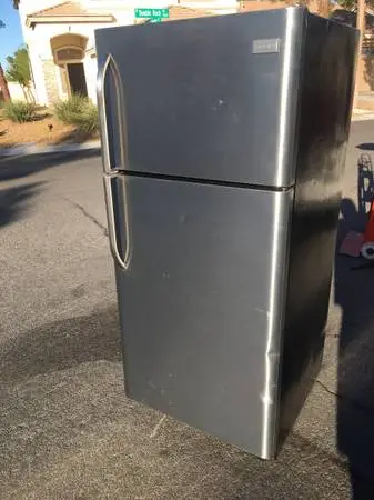 FREE DROP OFF - FRIGIDAIRE 18 Cu. Ft . TOP FREEZER REFRIGERATOR STAINLESS STEEL