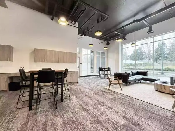 Spacious layout with private washer & dryer! 637 SqFt 1 Bed, 1 Bath