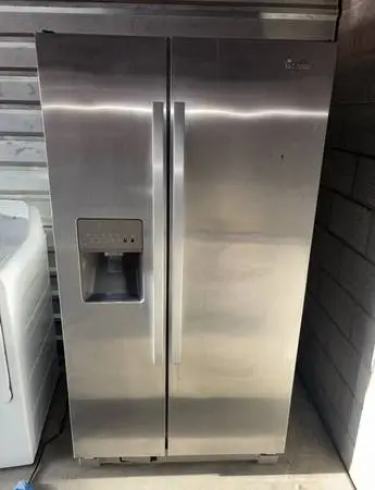 Whirlpool Stainless Steel Refrigerator And Freezer