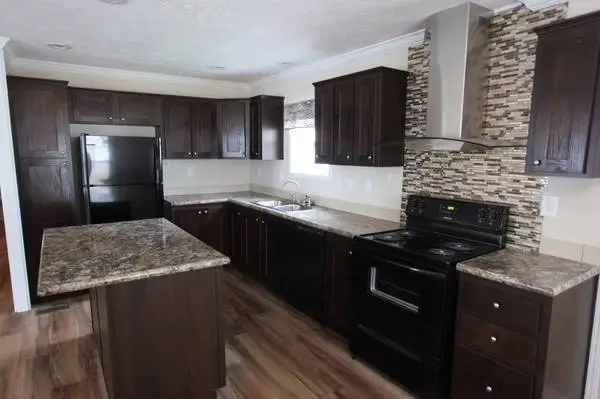 Love your new apartment home! Beautiful 3 bedroom floorplans.