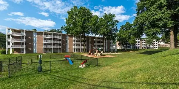 Simply sensational 681 sqft, 1 bed, 1 bath! We fit your lifestyle!