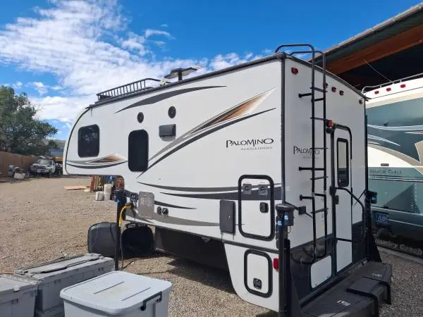 Moovin On Estate Sale Massive Estate! Vehicles, RVs and more! Oct 2-4
