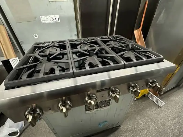 Thermador professional 36” wide gas rangetop - stainless steel