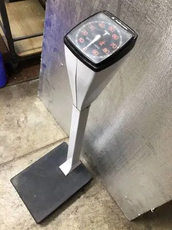 HEALTH -O- METER  DOCTORS  UPRIGHT SCALE .