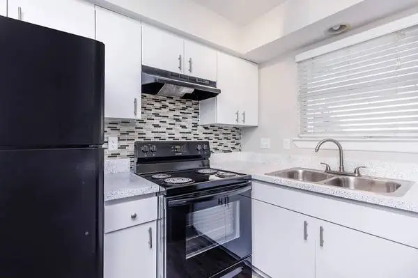 Spacious 1 Bed/1 Bath Apartment in Grand Prairie - Available 4/3/2026