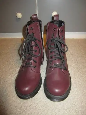 New w Tag Time & Tru Burgundy Boots Size Women 6