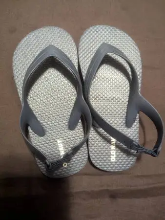Old Navy Kids girl/boy Navy Blue Flip Flops with Back Strap brand new