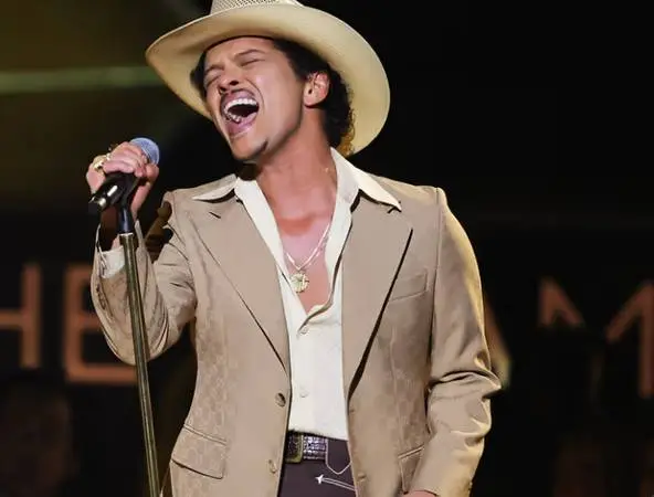 ⒌tickets Bruno Mars – Available Now