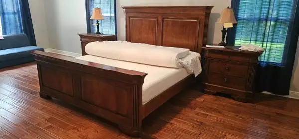 Furniture Moving Sale Sat 9/26, 9am-1pm