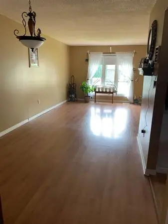 Floors o Flooring Installation